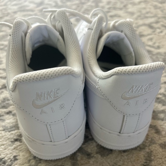 NWOT NIKE Air Force 1 '07 Sneakers- White W9.5/M8 - Picture 16 of 16